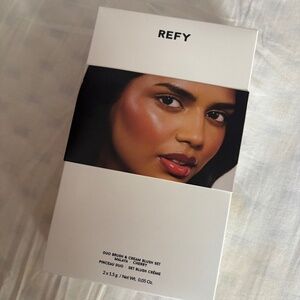 NIB Refy Duo Brush and Cream Blush set - Cherry and Malaya
